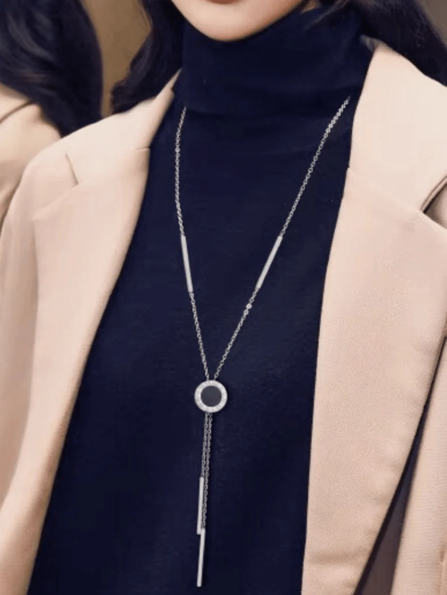 Flowy Roman Dual Face Long Necklace - Image 3