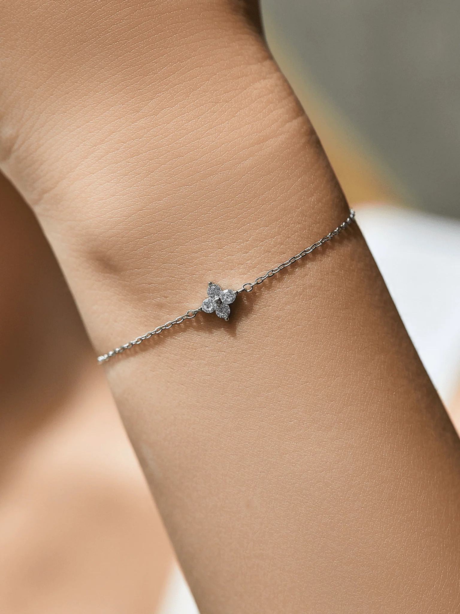 Asteria Petite Clover Glow Bracelet - Image 2